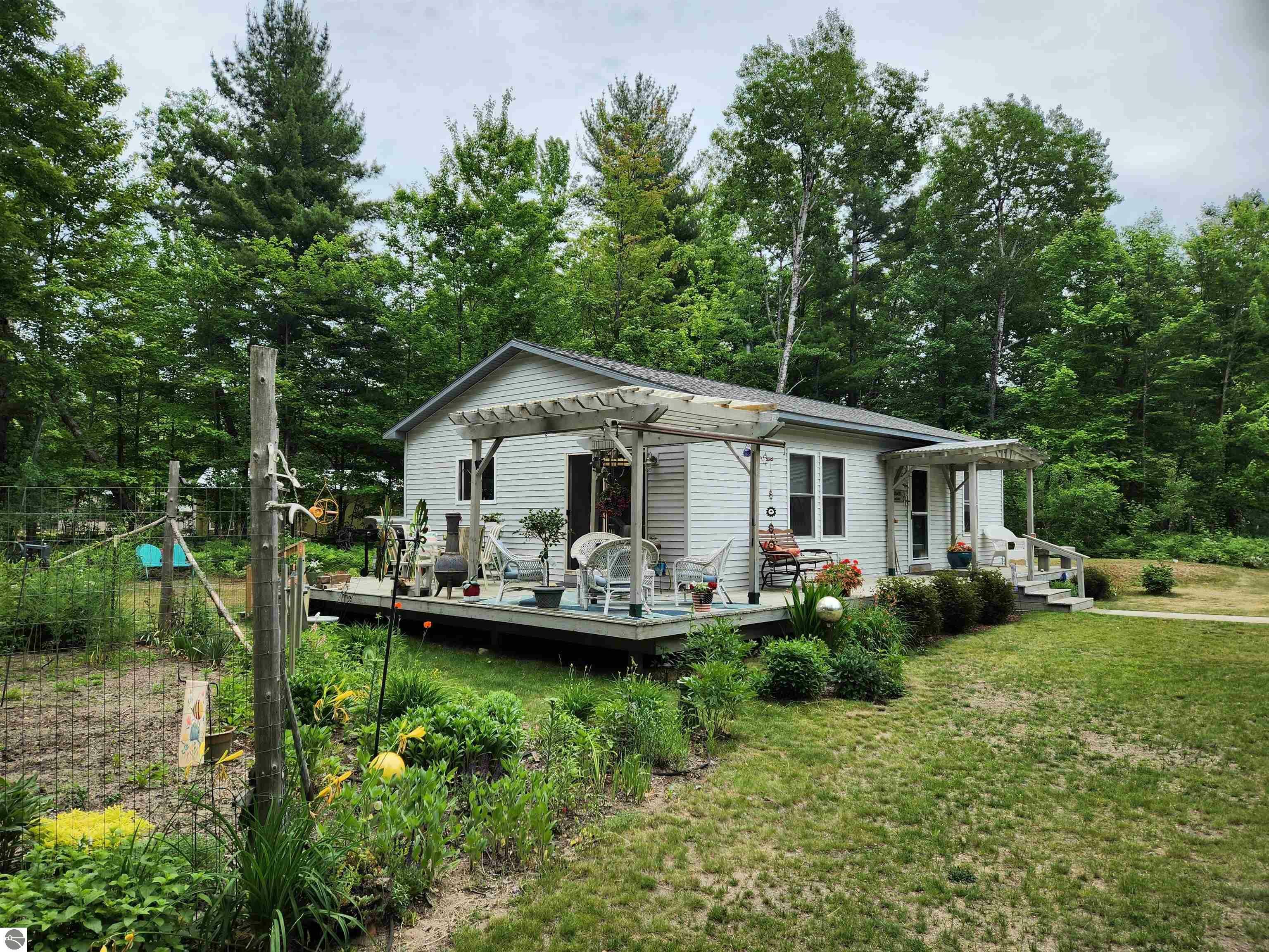 Property Photo: 2913 Folks Road NE MI 49466