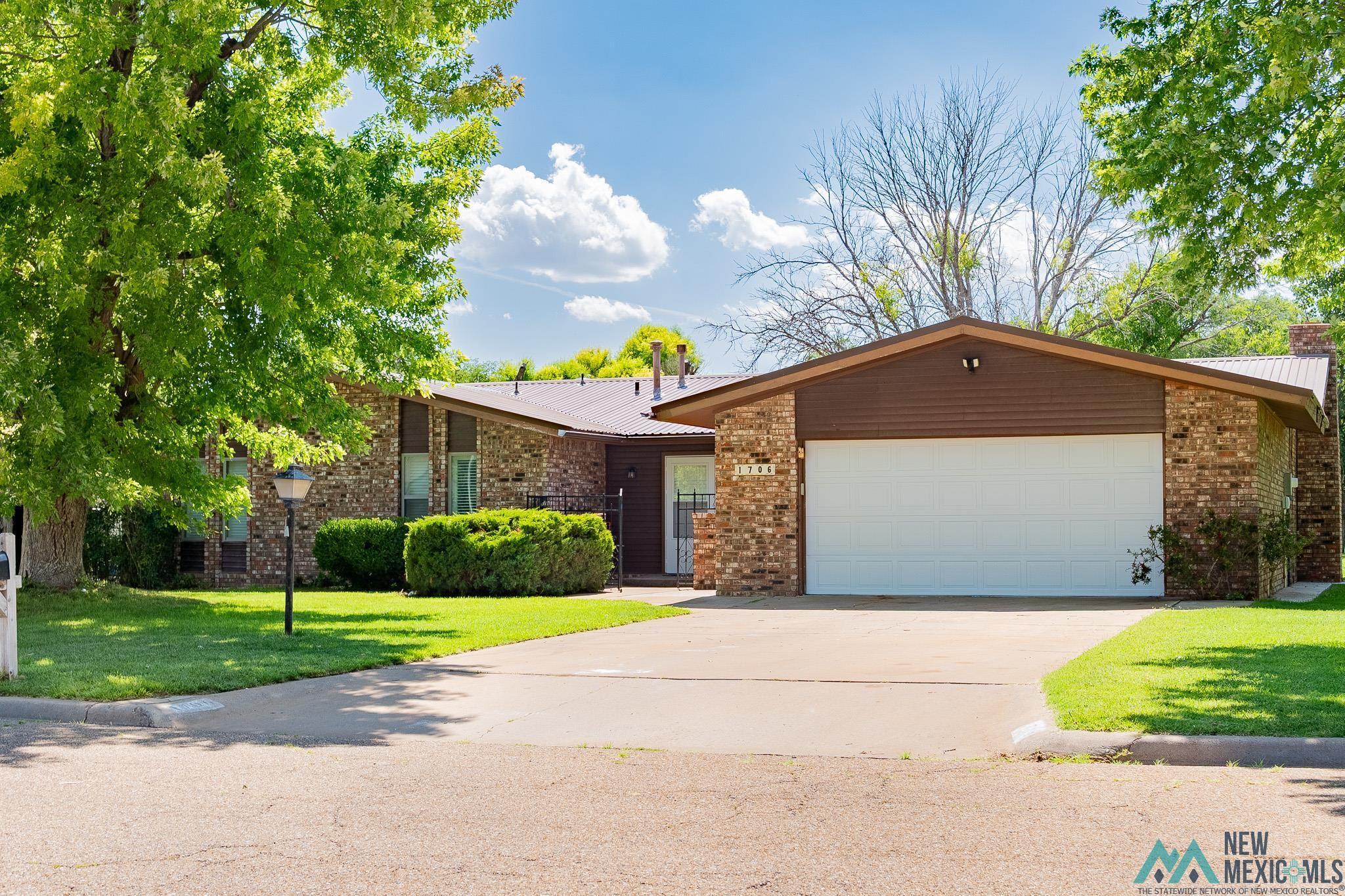 Property Photo: 1706 Fairway Terrace NM 88101
