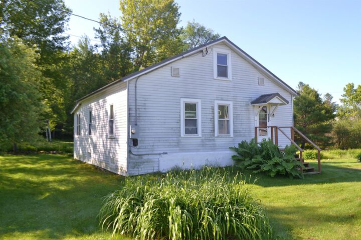 Property Photo:  280 Railroad Street  NH 03561 