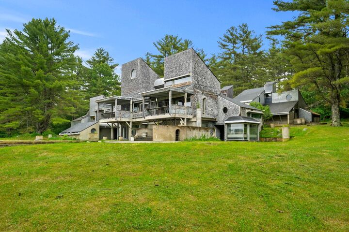 Property Photo:  435 &Amp 437 Avery Hill Road  NH 03809 
