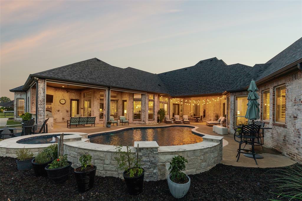 Property Photo:  1800 Aspen Street  TX 75078 