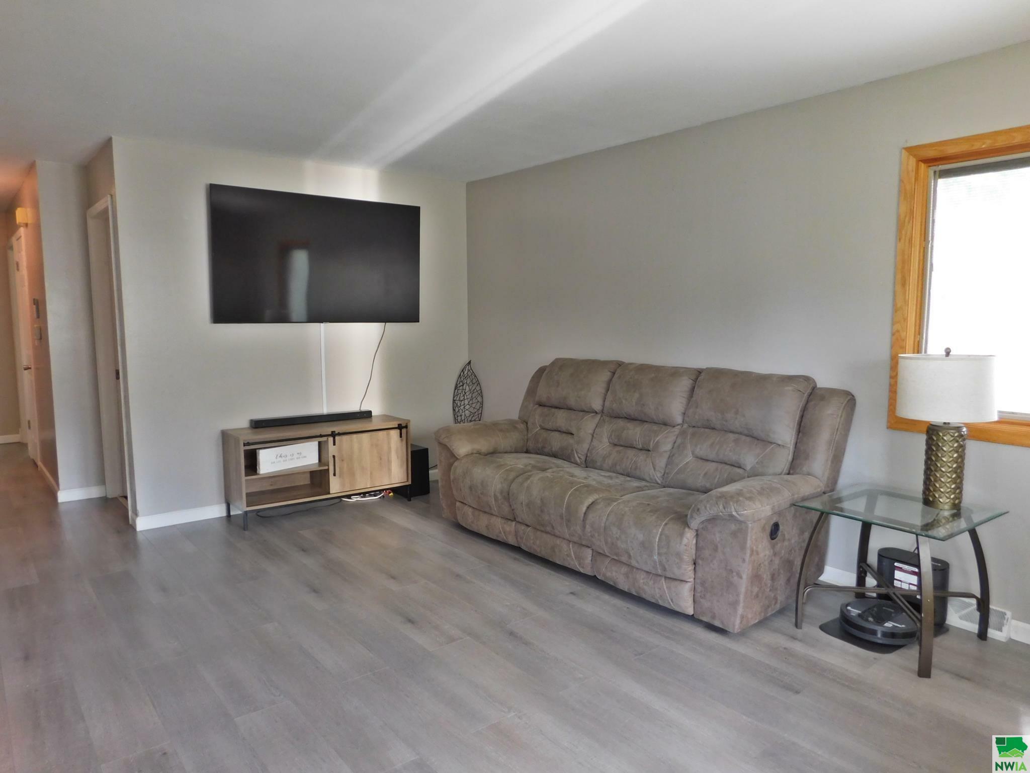 Property Photo:  2829 Morgan St  IA 51104 