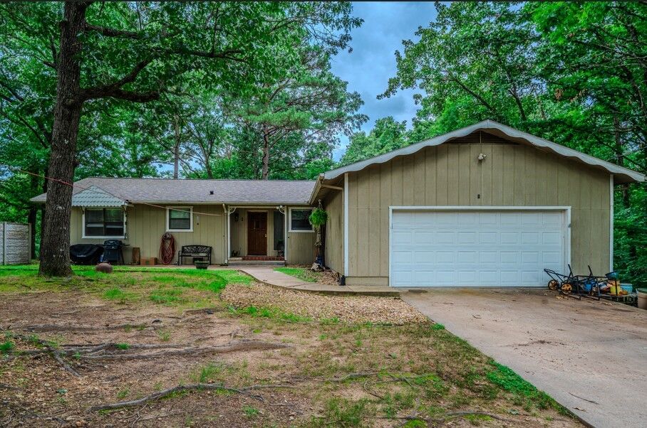 Property Photo:  1 Thorney Lane  AR 72714 