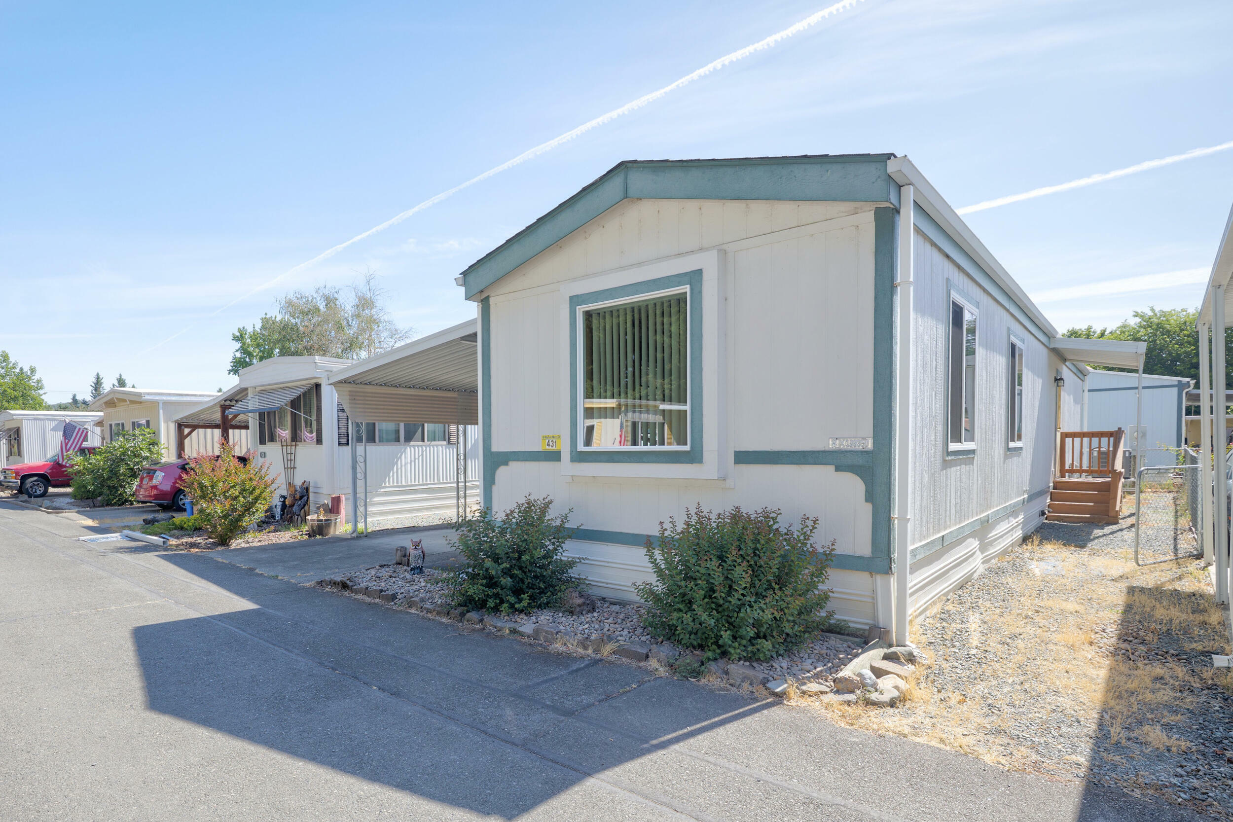 Property Photo: 431 Ashwood Drive OR 97526