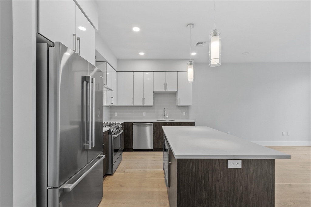 Property Photo: 124 Highland Ave 104 MA 02143