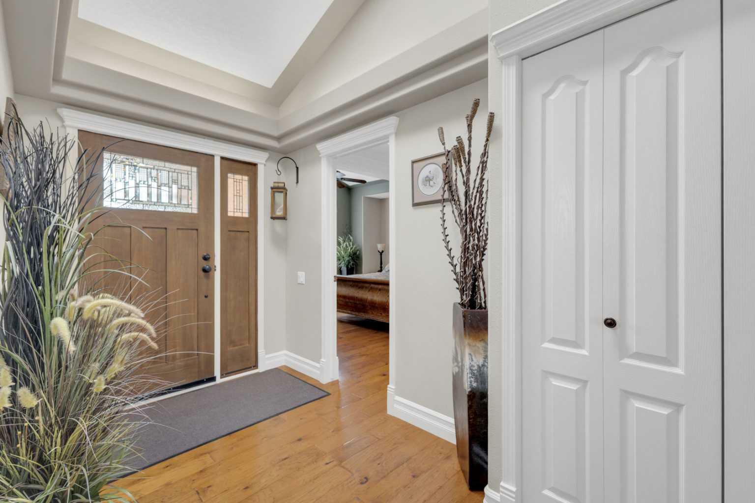 Property Photo: 20 Lakes Close AB T4L 1S4