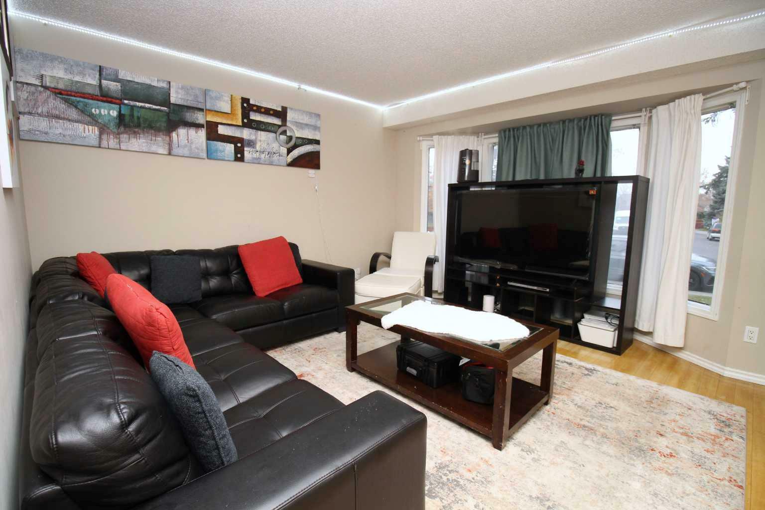 Property Photo:  699 Whiteridge Road NE  AB T1Y 4K4 