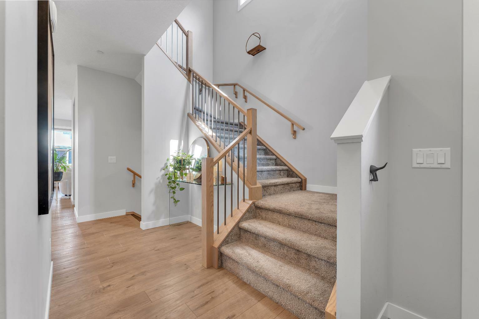 Property Photo:  73 Calhoun Crescent NE  AB T3P 1X9 
