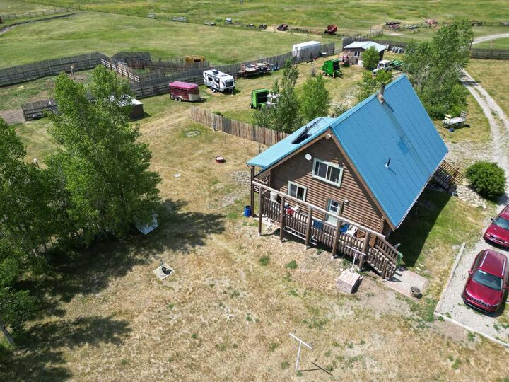 Property Photo:  262071 Twp Rd 142  AB T0L 1Z0 
