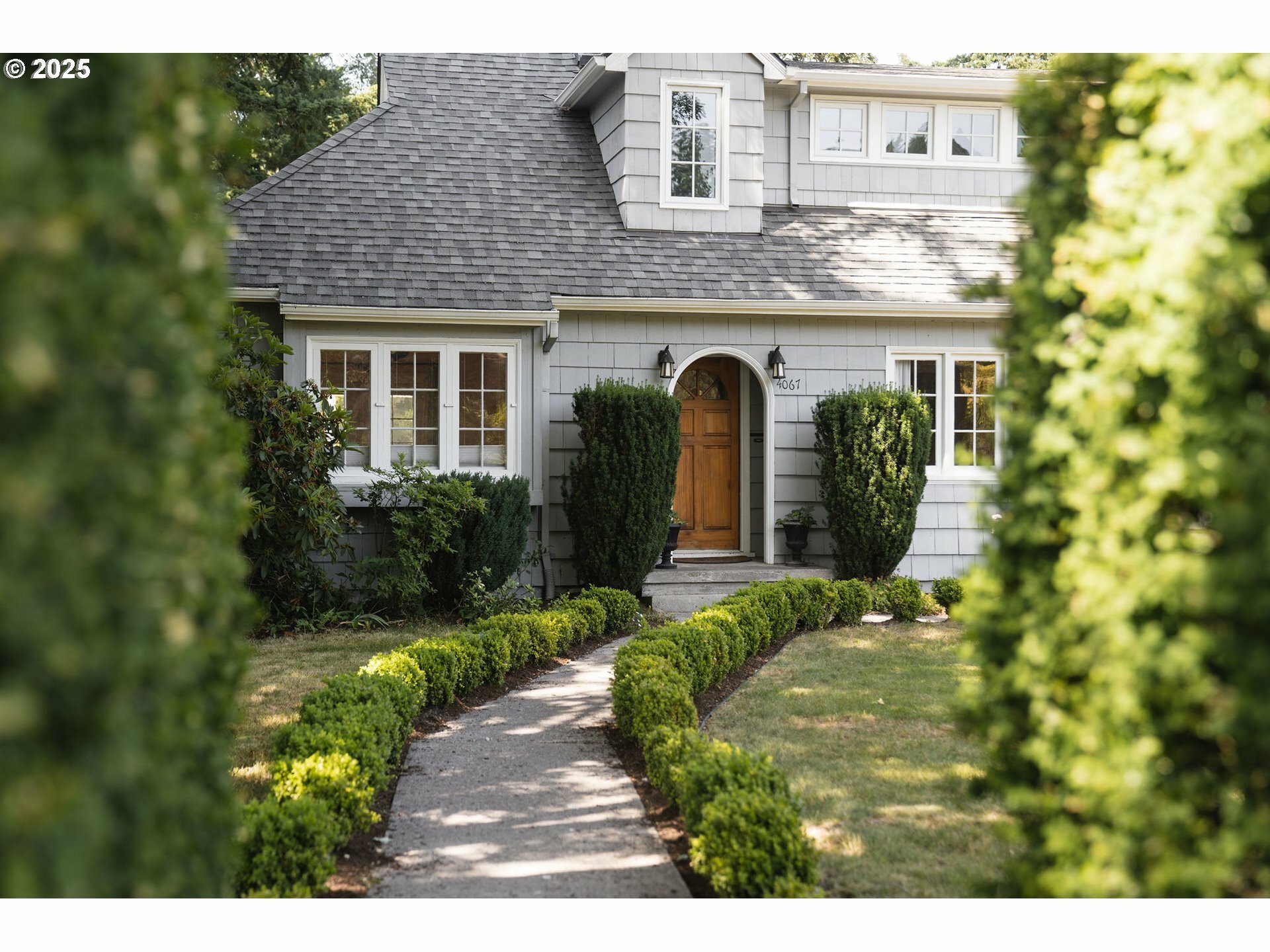 Property Photo: 4067 SW Kanan Dr OR 97221