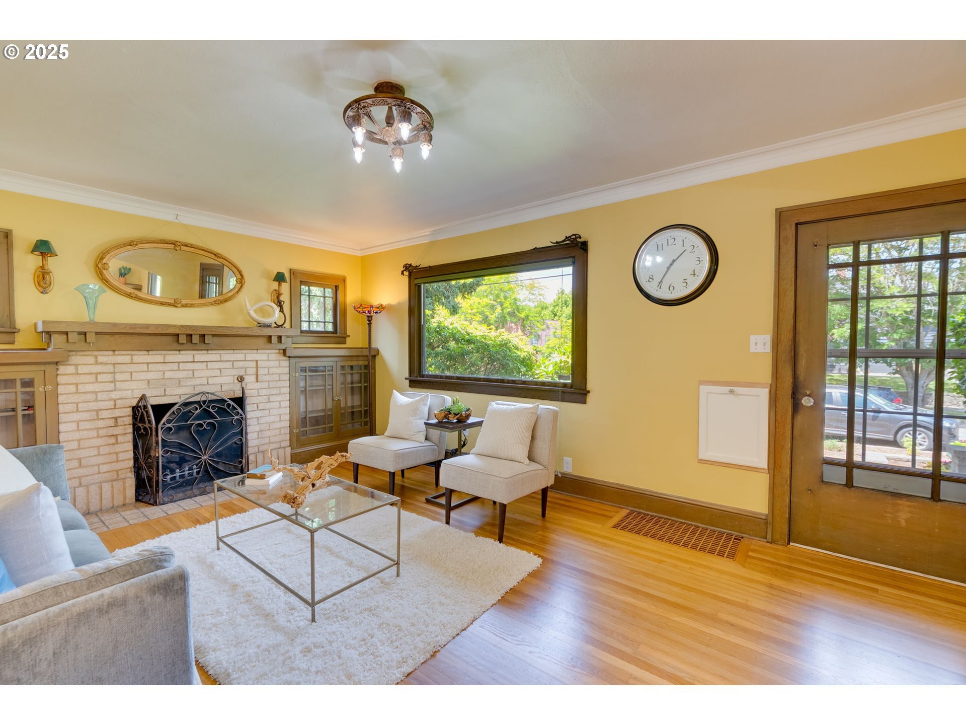 Property Photo: 2304 SE Sherman St OR 97214