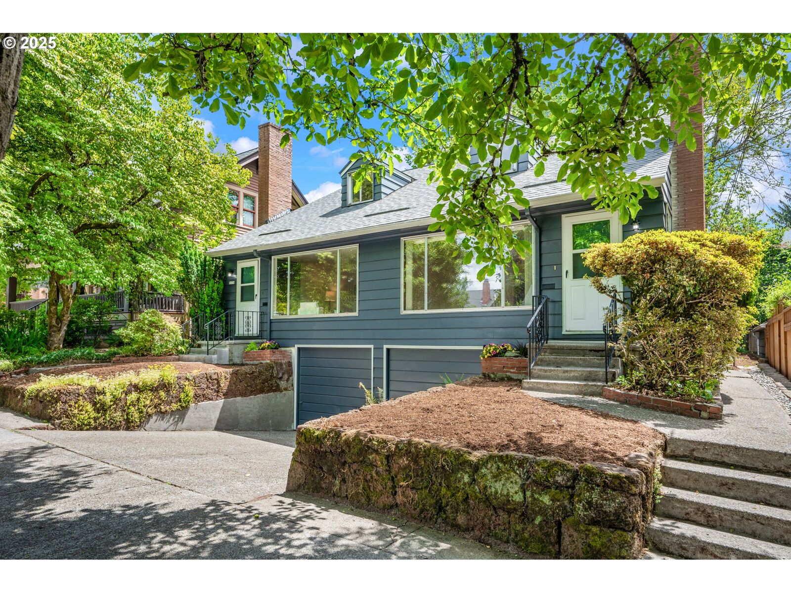 Property Photo: 3032 NE Hoyt St OR 97232