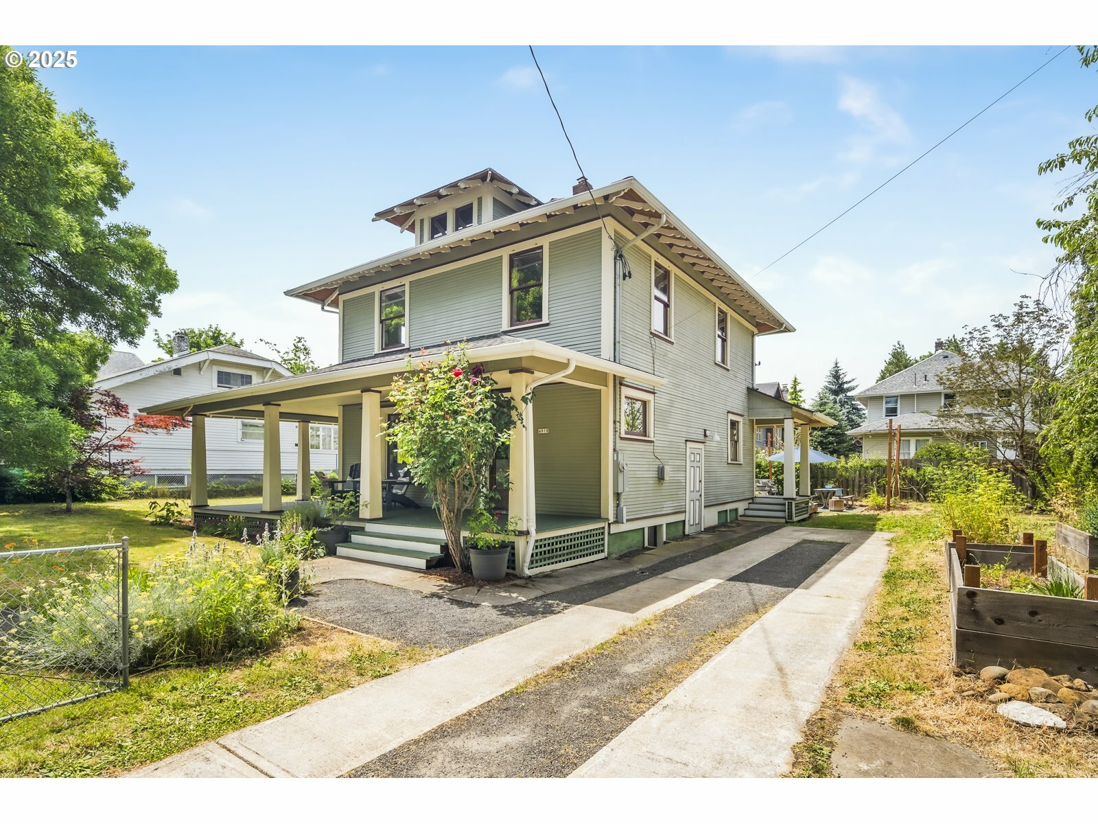 Property Photo: 4919 NE 18th Ave OR 97211