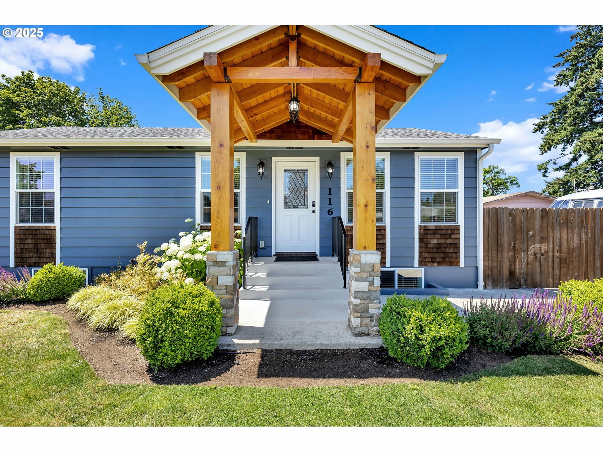 Property Photo: 116 NE 89th Ave WA 98664