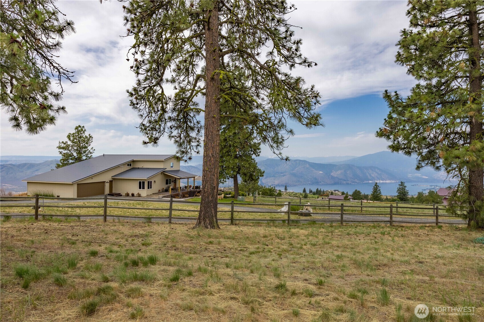 Property Photo:  95  Horizon Lane  WA 98816 