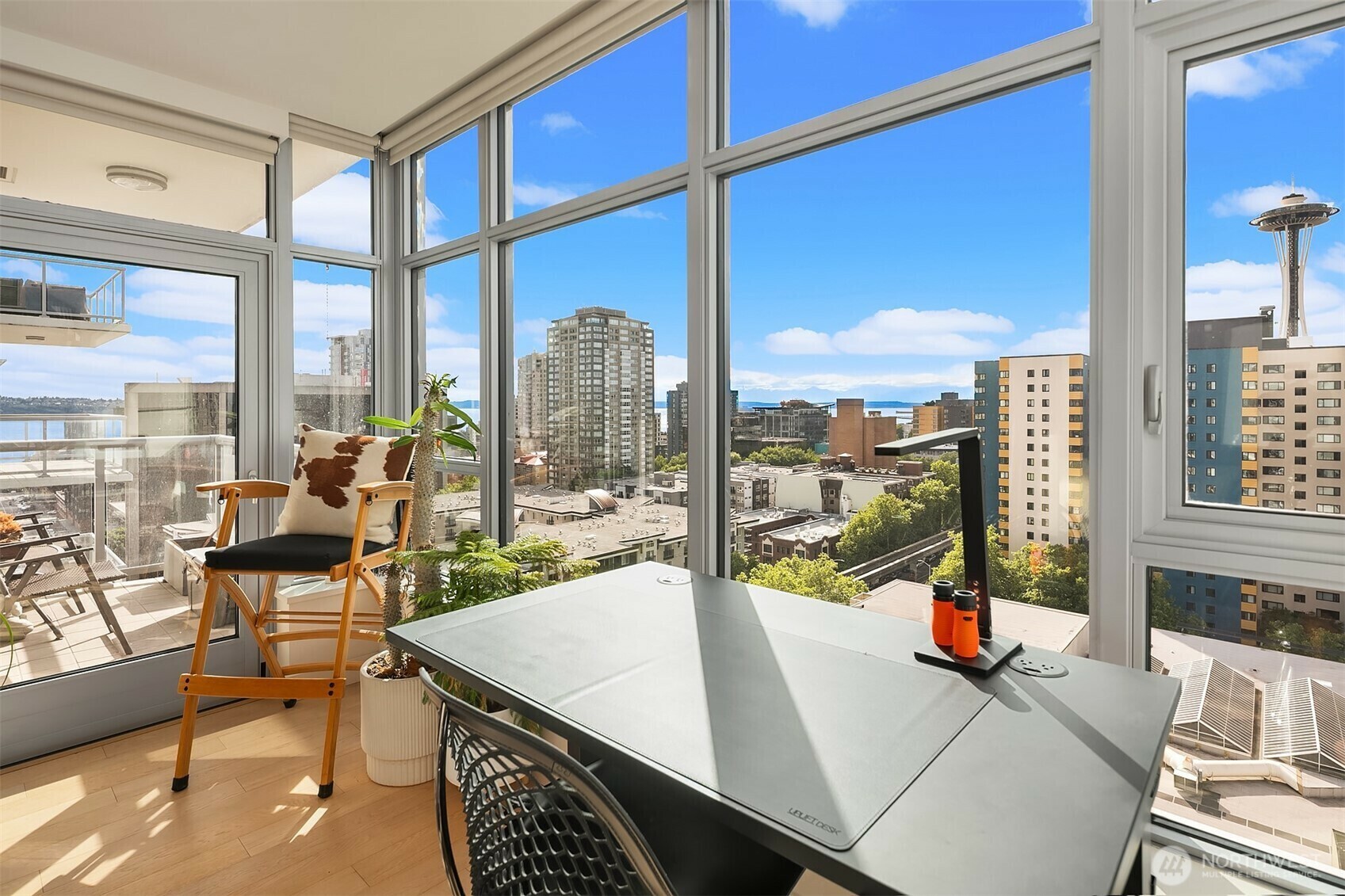 583  Battery Street 1405N  Seattle WA 98121 photo