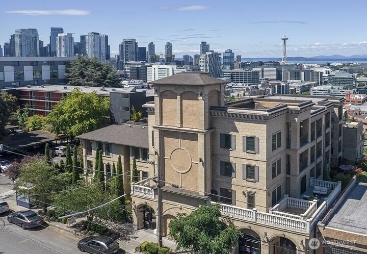 745  Bellevue Avenue E 109  Seattle WA 98102 photo