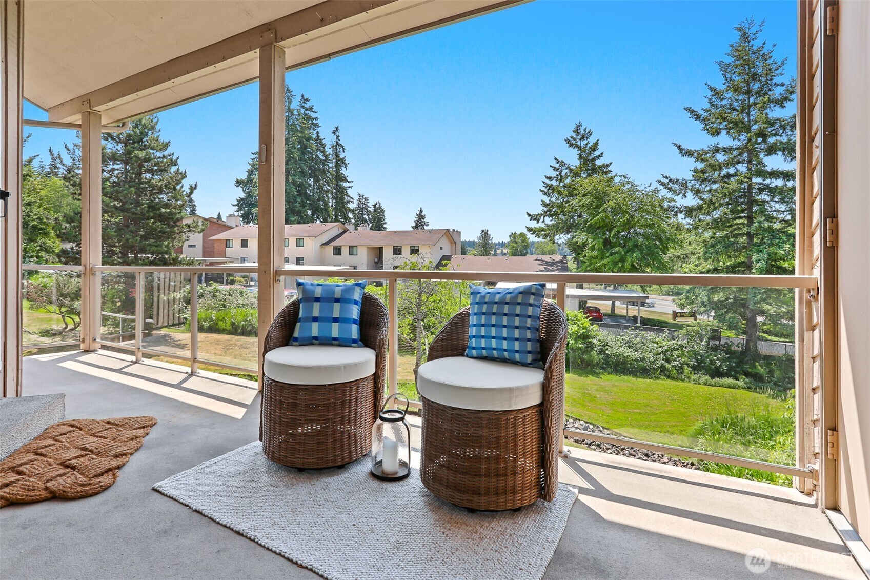 Property Photo: 23001 Lakeview Drive 304 WA 98043