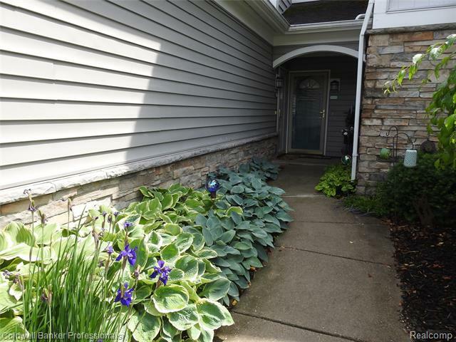 Property Photo: 2139 Carriage Hill Circle MI 48446