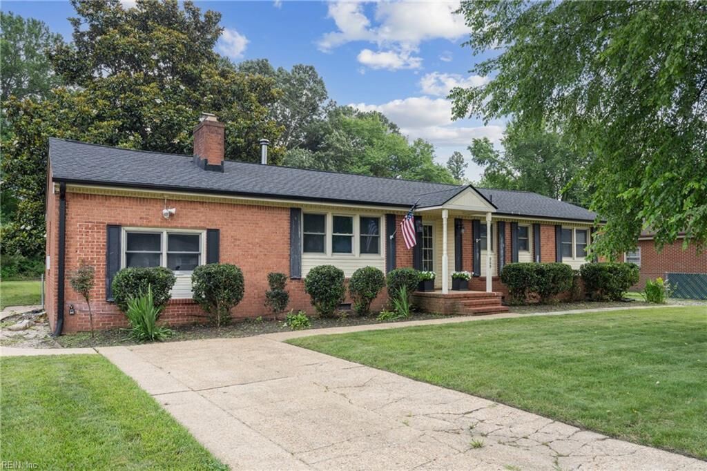 Property Photo: 209 Jarvis Rd VA 23323