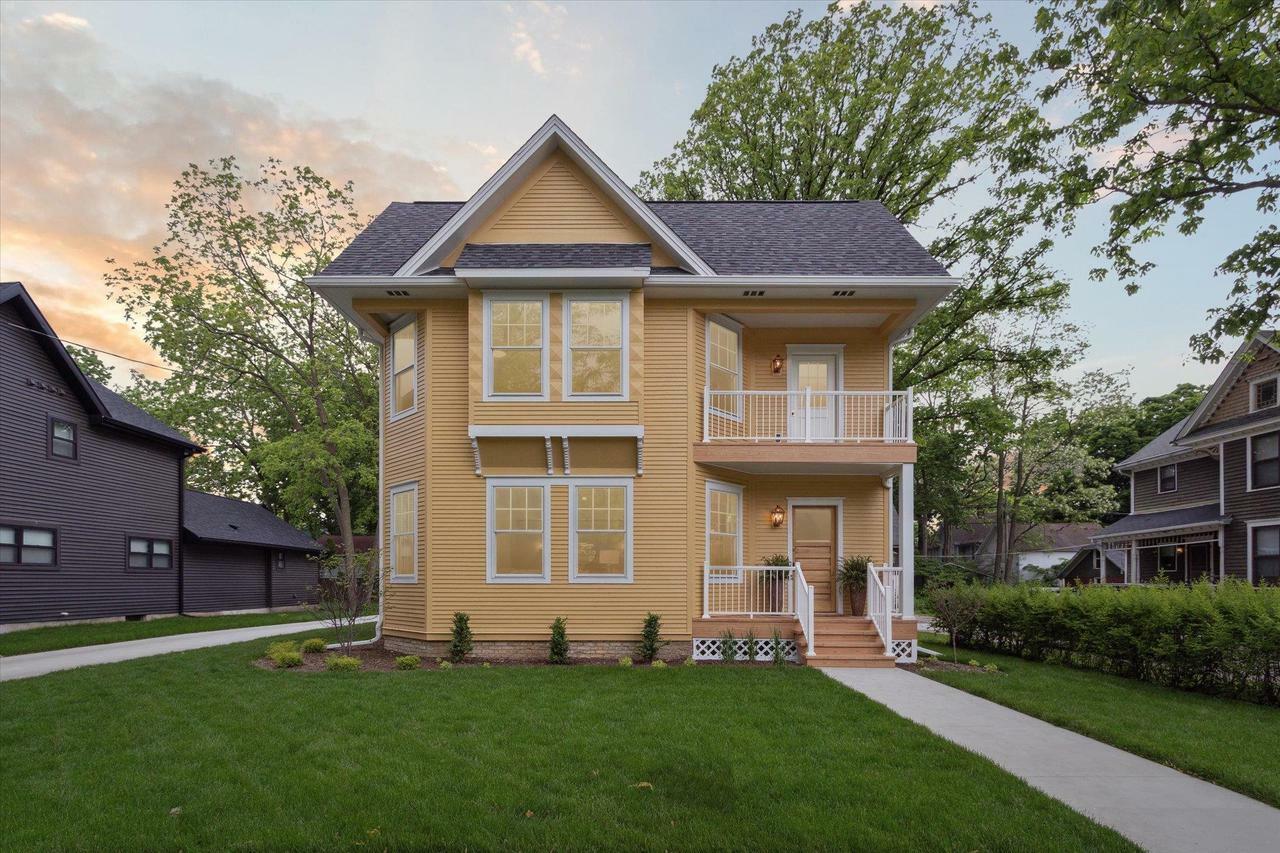 Property Photo: 730 Park Avenue WI 53511