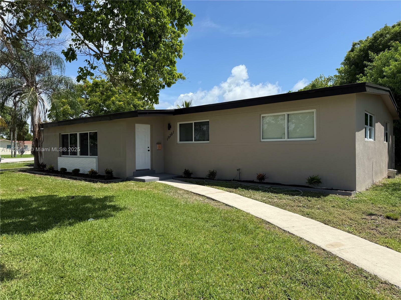 19201 Flag Dr  Cutler Bay FL 33157 photo