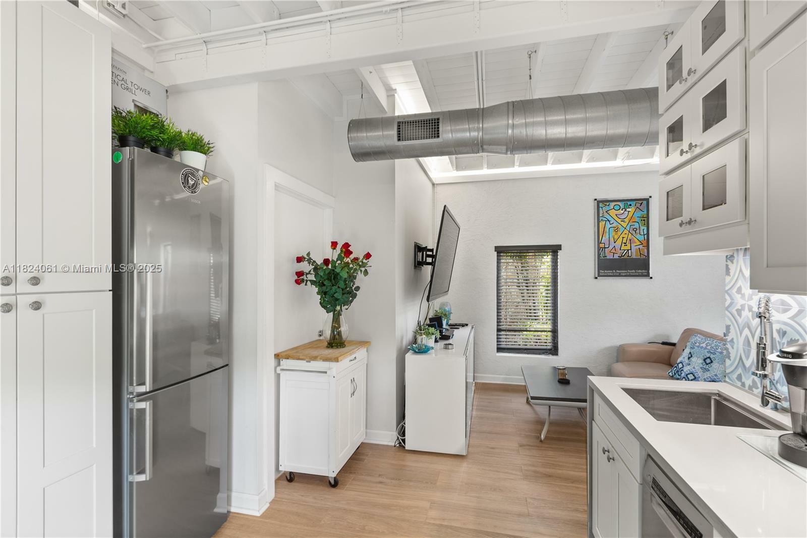Property Photo: 1301 Milan Ave 5 FL 33134