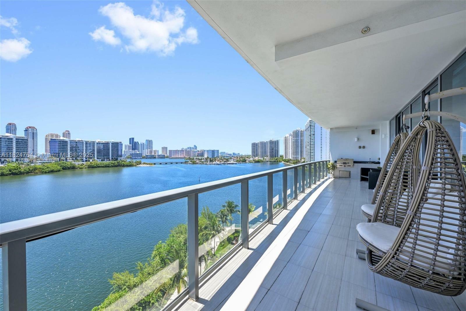 Property Photo: 3300 NE 188th St 718 FL 33180