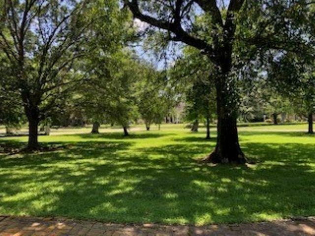 Property Photo: 109 W Caldwood TX 77707