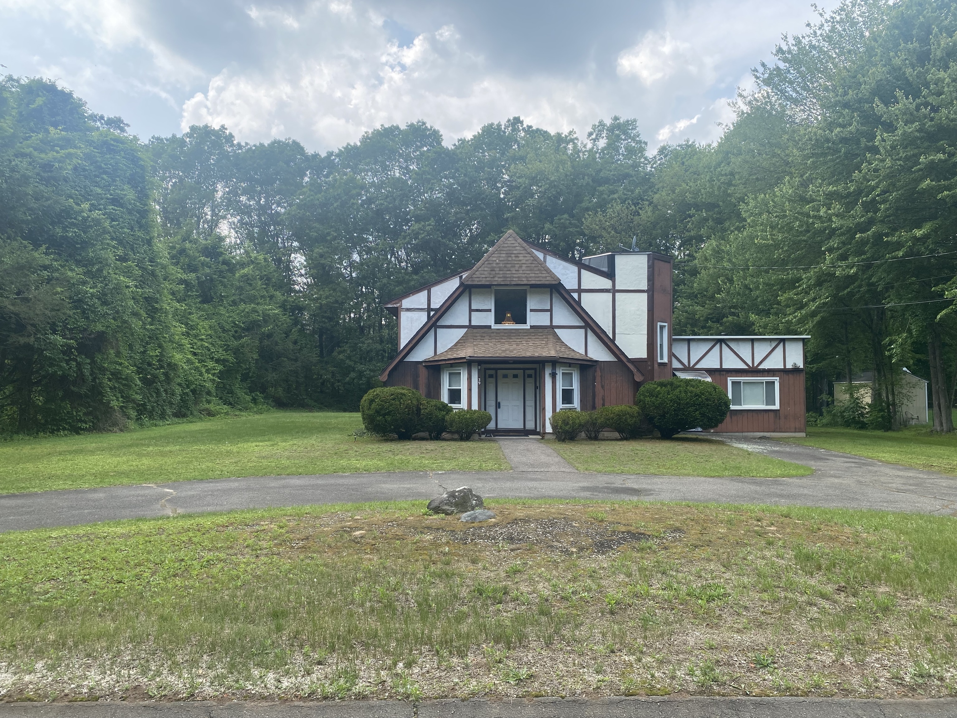 Property Photo:  39 Loren Circle  CT 06095 