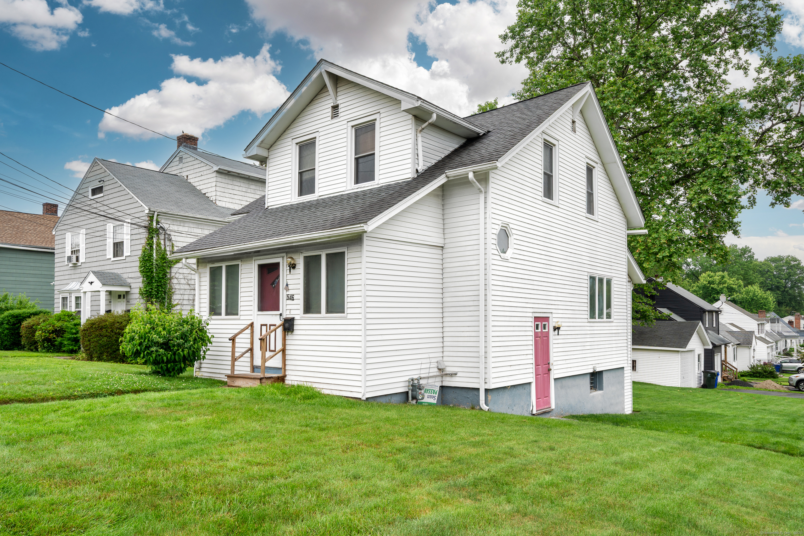 Property Photo: 546 South Quaker Lane CT 06110