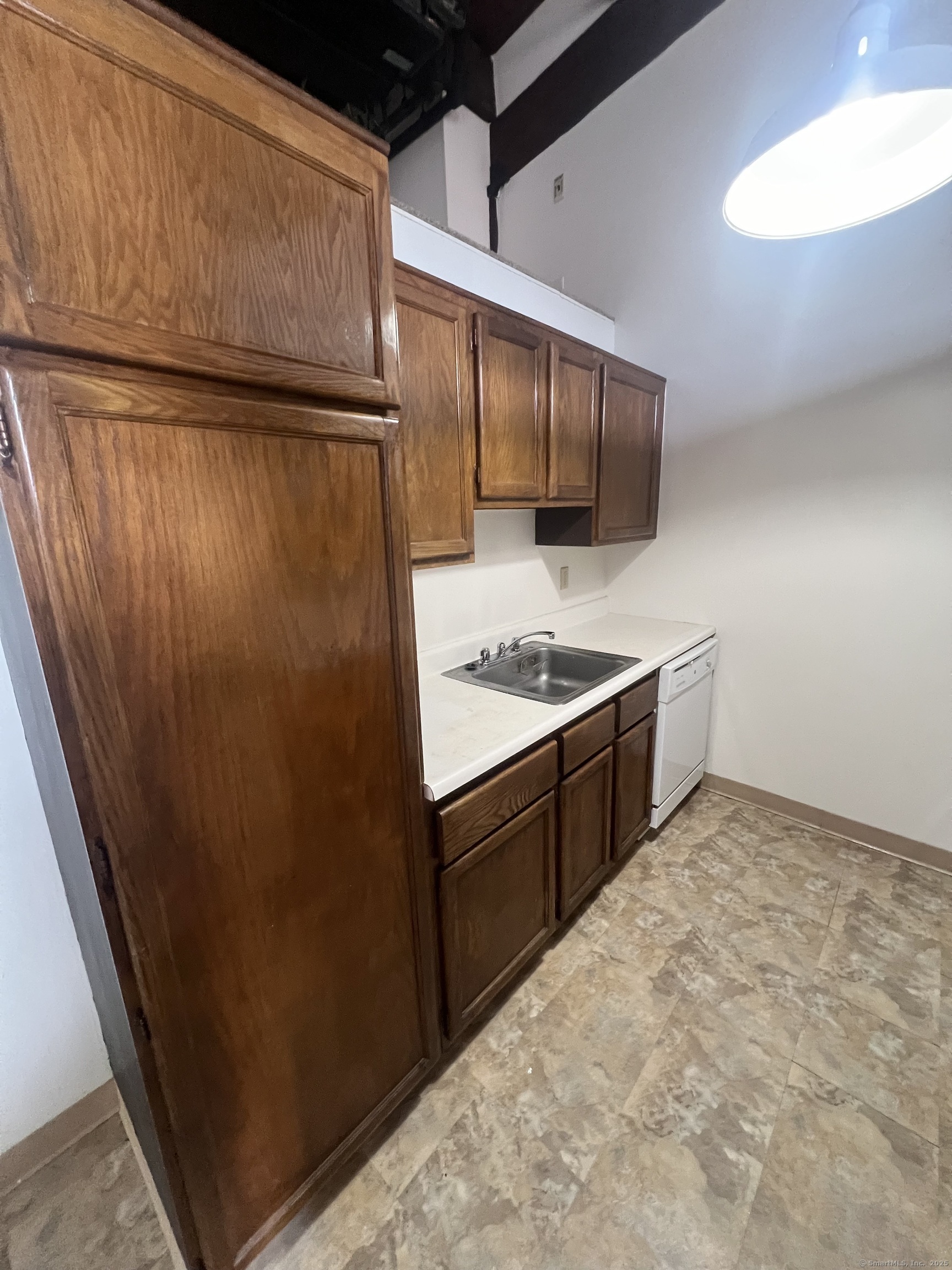 Property Photo: 74 Union Place 404 CT 06103