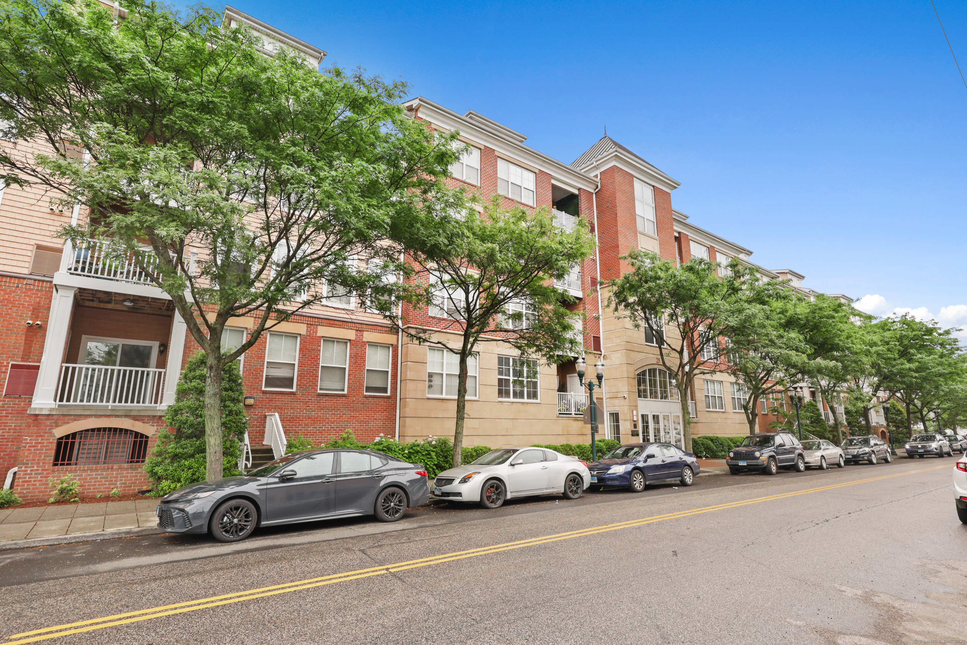 Property Photo:  25 Adams Avenue 411  CT 06902 
