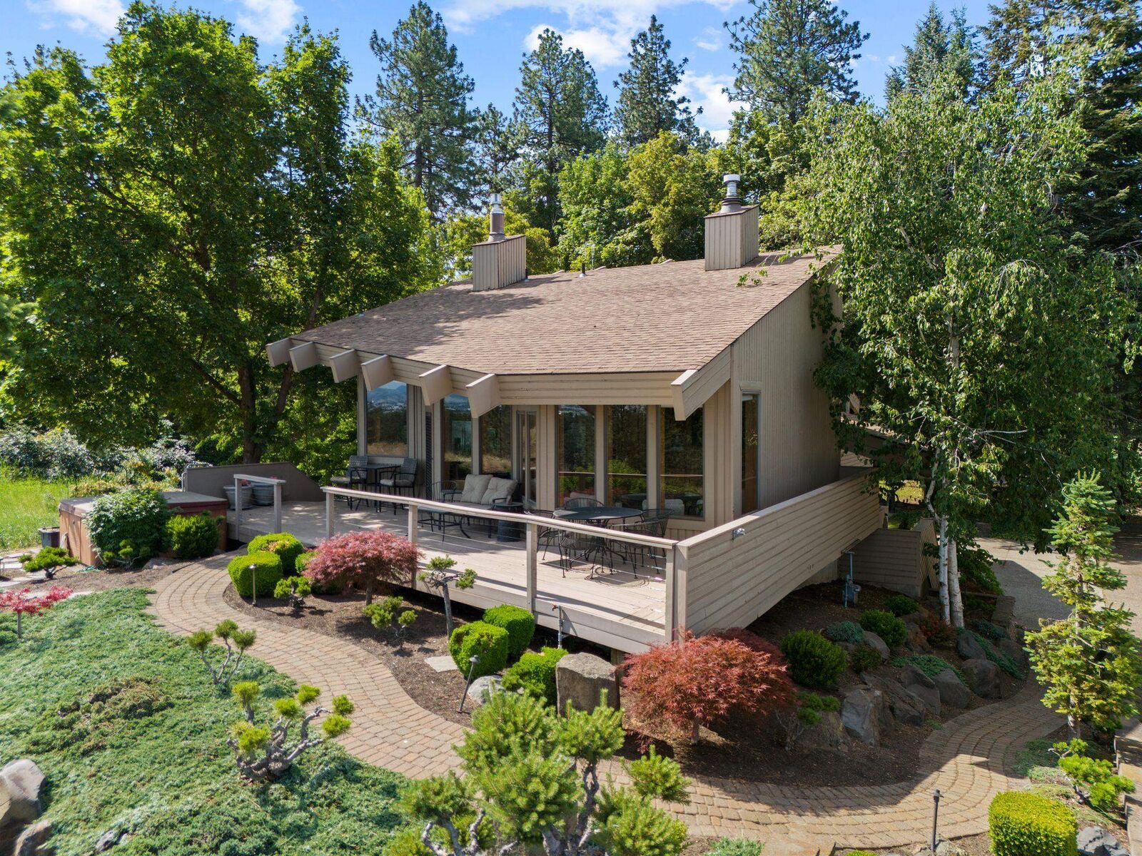 Property Photo:  905 S Hilda Ct  WA 99202 