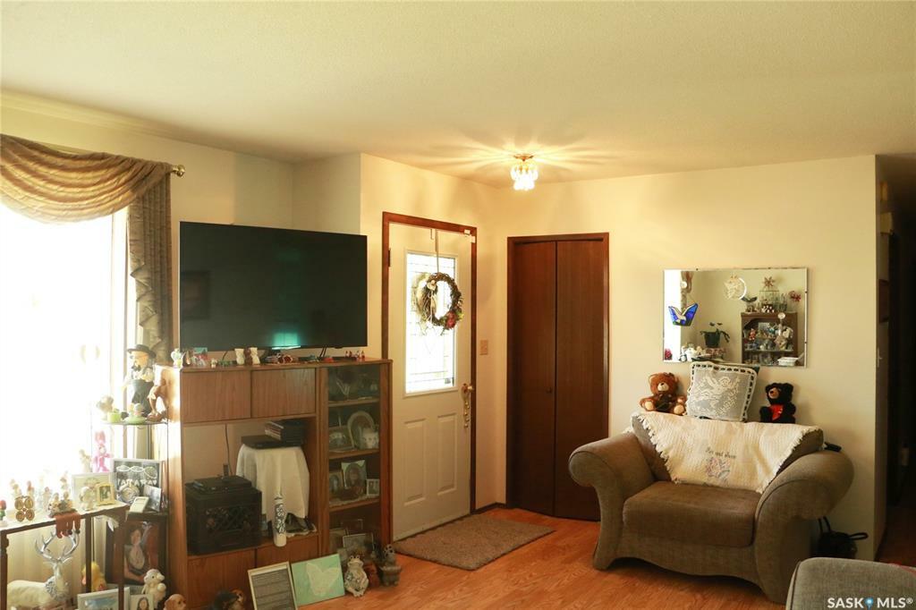 Property Photo: 304 Rosher Street SK S0K 0Z0