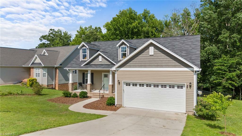 Property Photo:  7 Roselynn Lane  NC 27360 