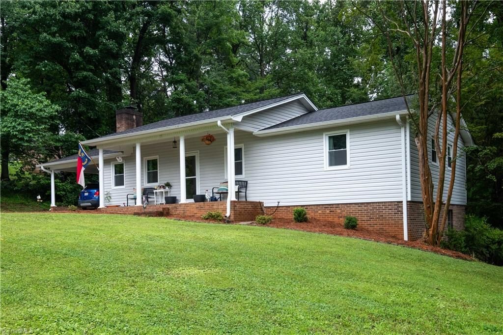 Property Photo: 216 Brookwood Drive NC 28621