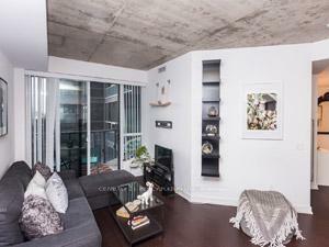 Photo de la propriété: 1030 King Street W 833 ON M6K 3N3