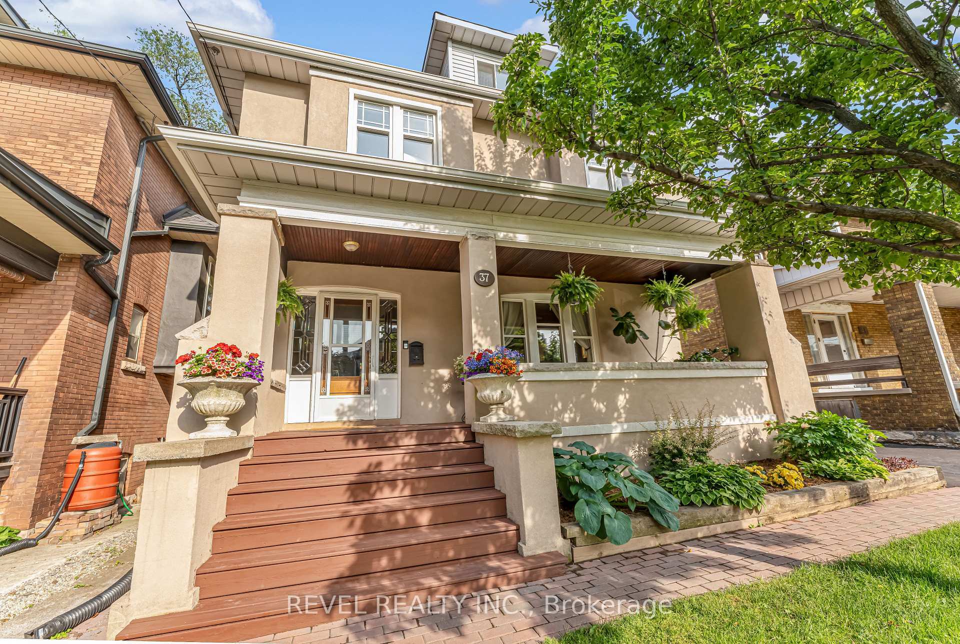 Property Photo: 37 Burris Street ON L8M 2J1