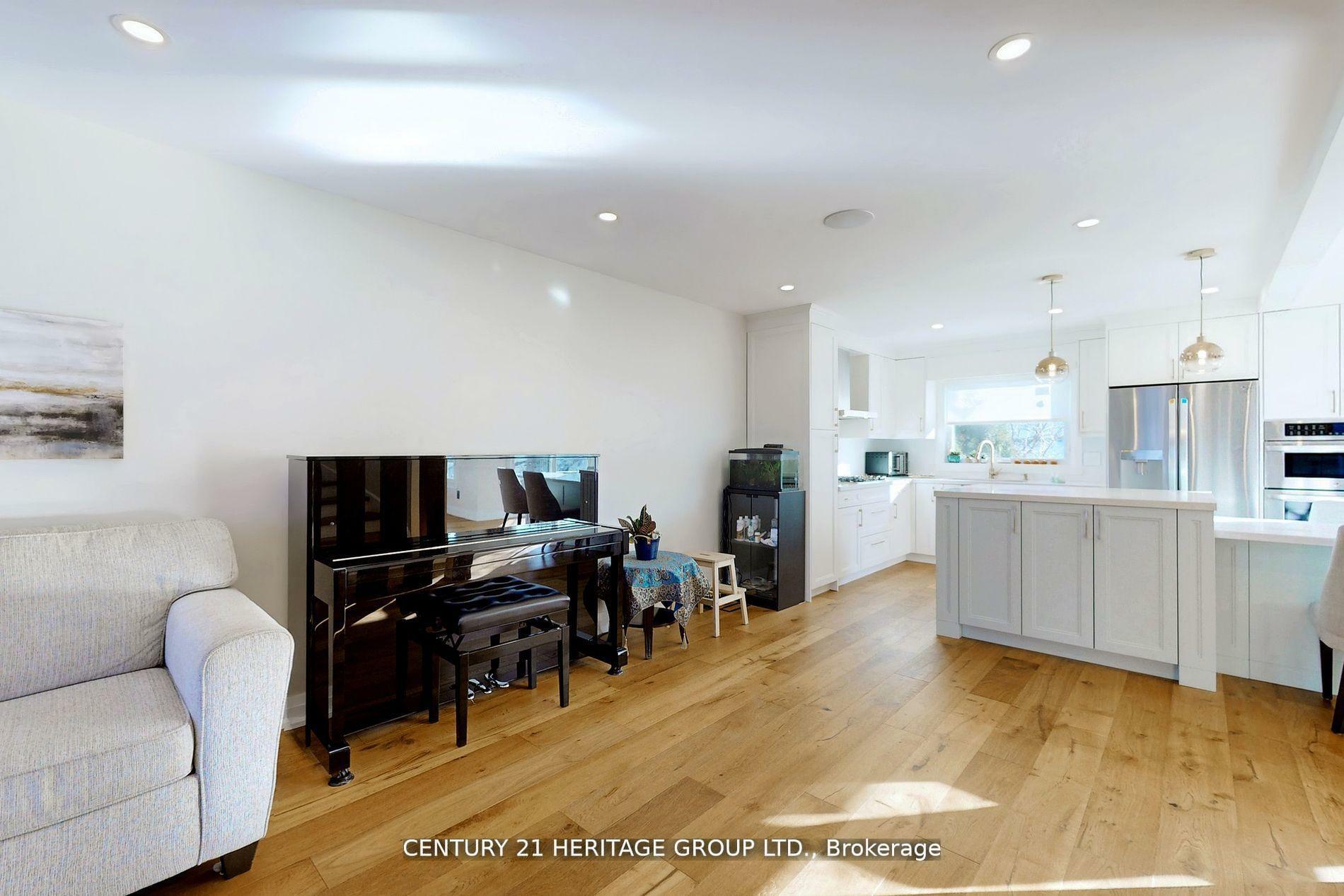 Property Photo:  23 Gilbank Drive  ON L4G 5G5 