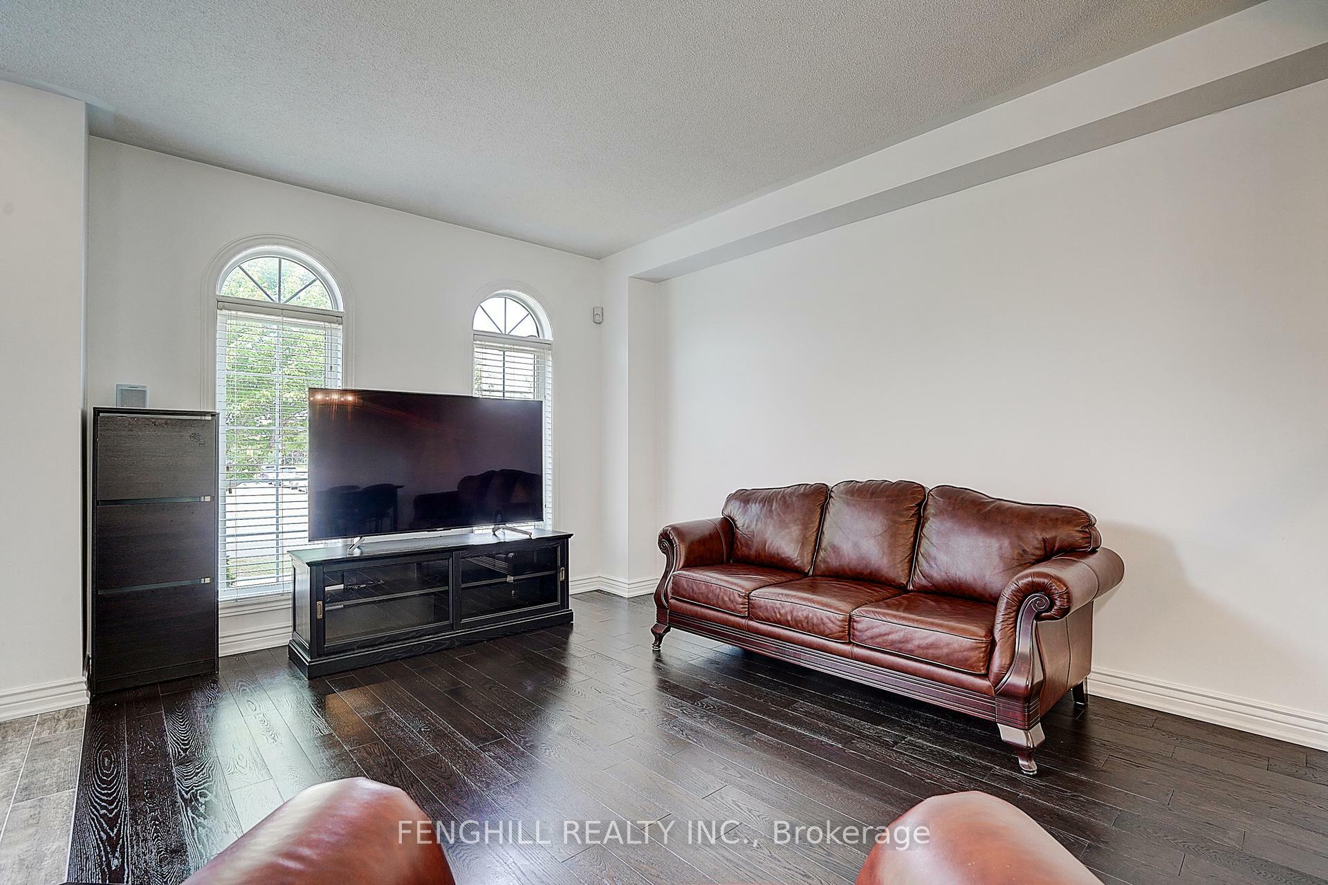 Property Photo: 23 Vellore Woods Boulevard ON L4H 1Y6