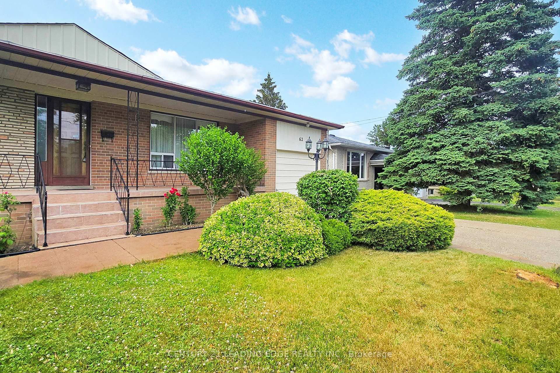 Photo de la propriété:  62 Clark Avenue  ON L3T 1S5 