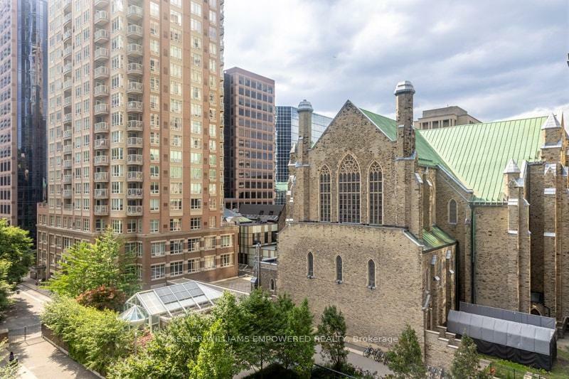 28 Ted Rogers Way 605  Toronto ON M4Y 2J4 photo