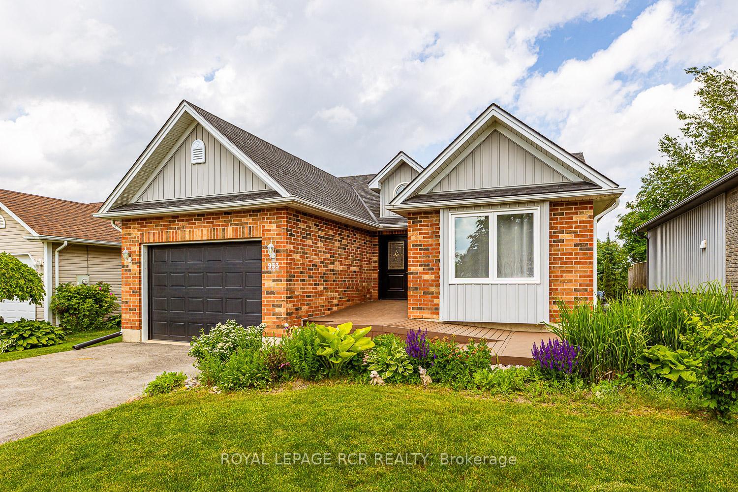 Property Photo: 933 Greenwood Crescent ON L9W 2Y9