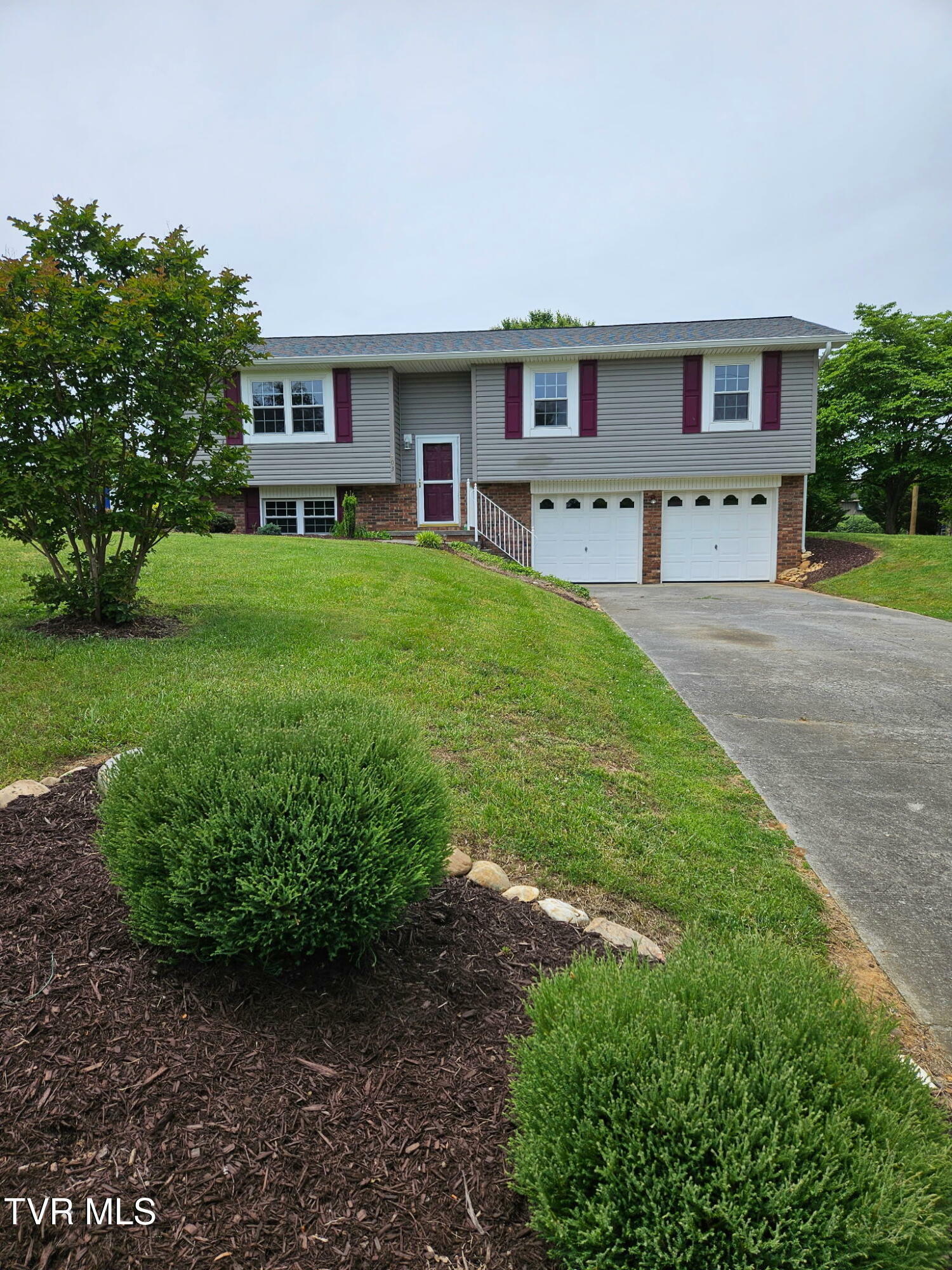Property Photo:  403 Riverwood Drive  TN 37642 