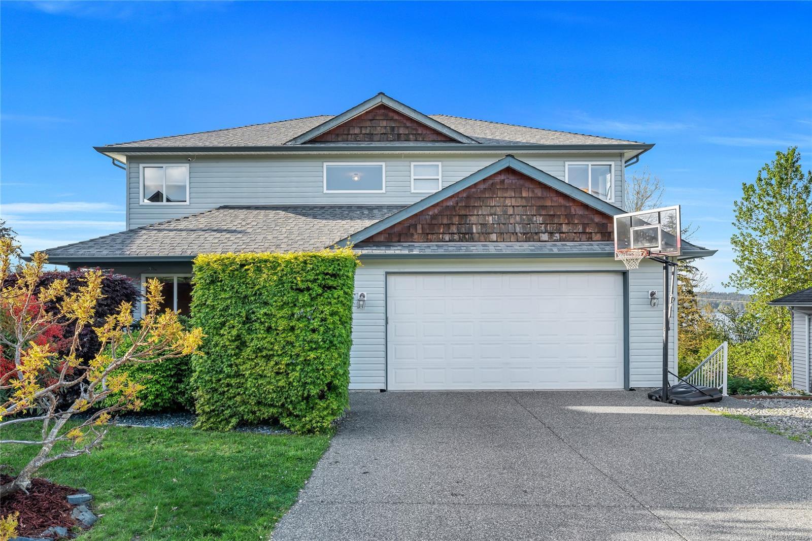 Property Photo: 517 Louise Rd BC V9G 1W7