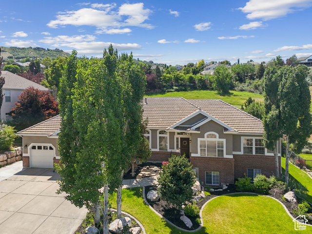 Property Photo: 1036 E Fairway Dr UT 84054
