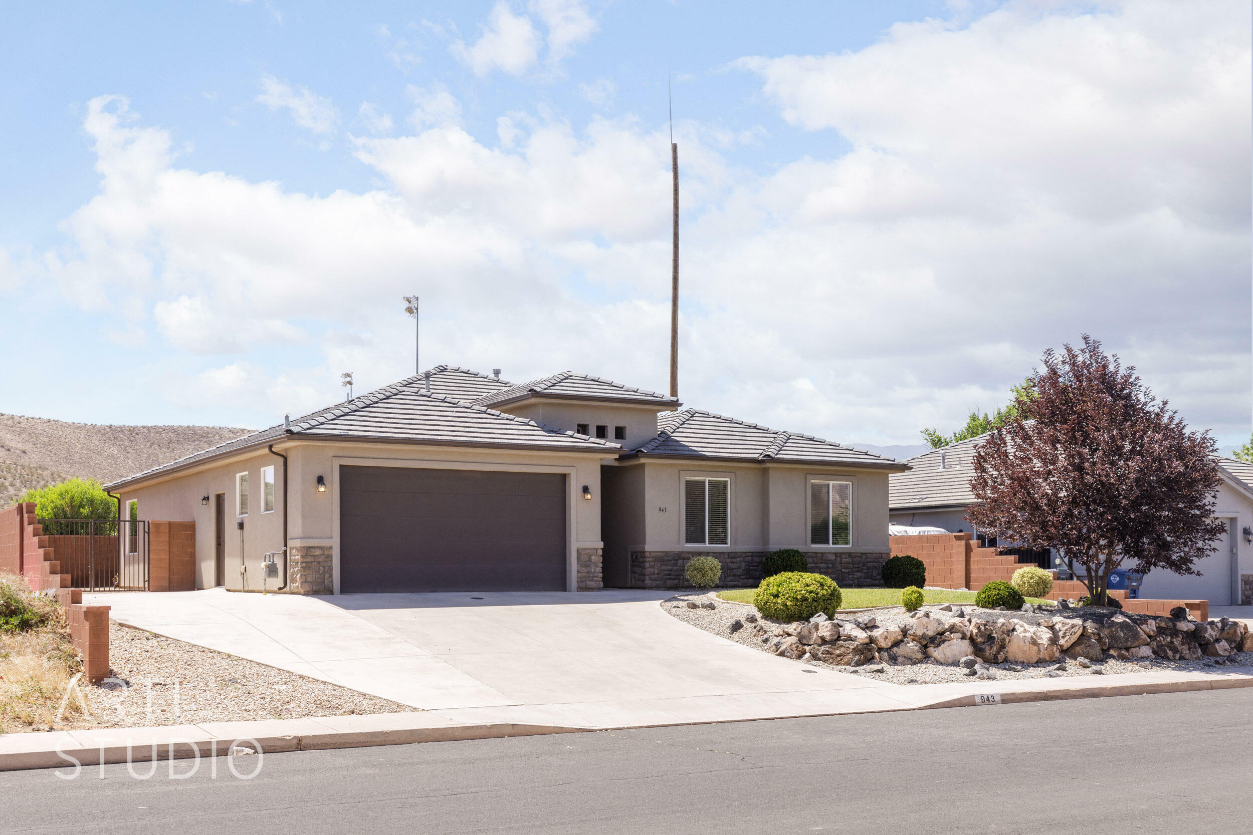 Property Photo: 943 N 100 W UT 84737