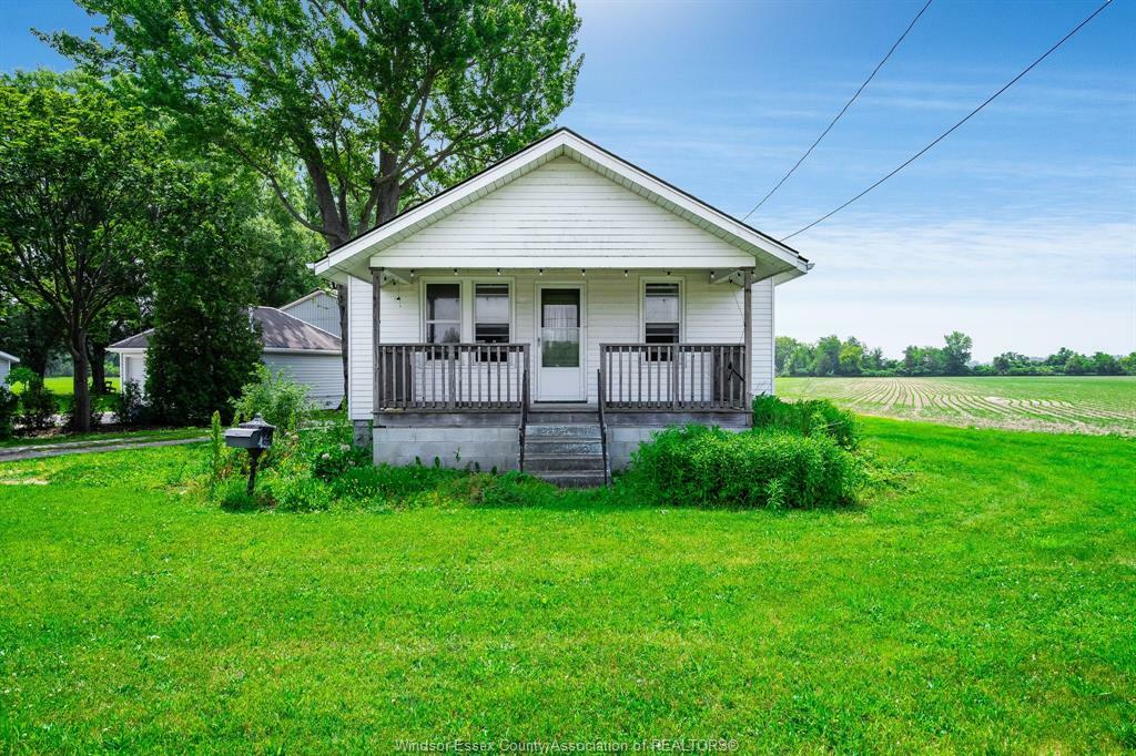 389 County Rd 20  Kingsville ON N9Y 4B9 photo