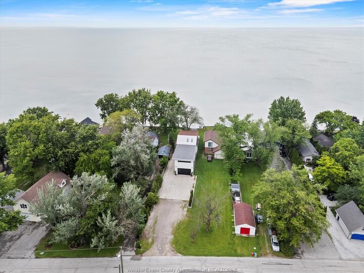 Photo de la propriété: 1674 Caille Avenue ON N8L 0J4